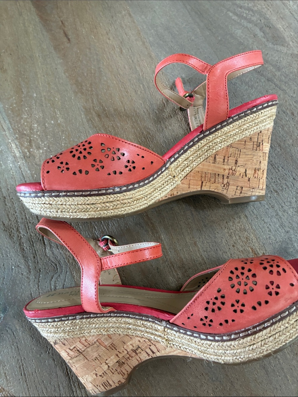 Naturalizer Coral Perforated Wedge Sandals sz 6.5M